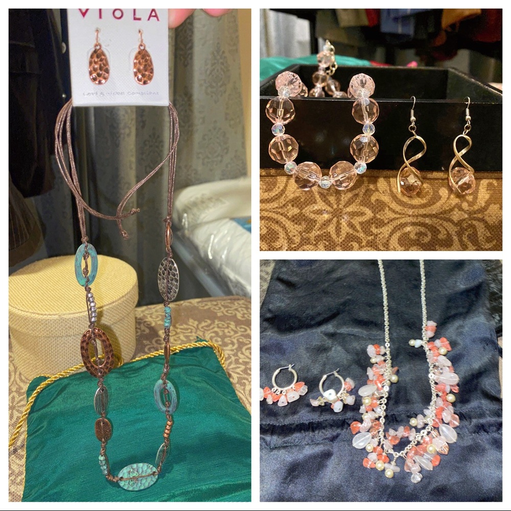 BUNDLE OF JEWELRY - Picture 2 of 12